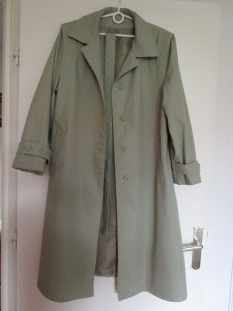 Imperméable femme-vert gris taille :42
marque : NINO
10 Sassenage (38)