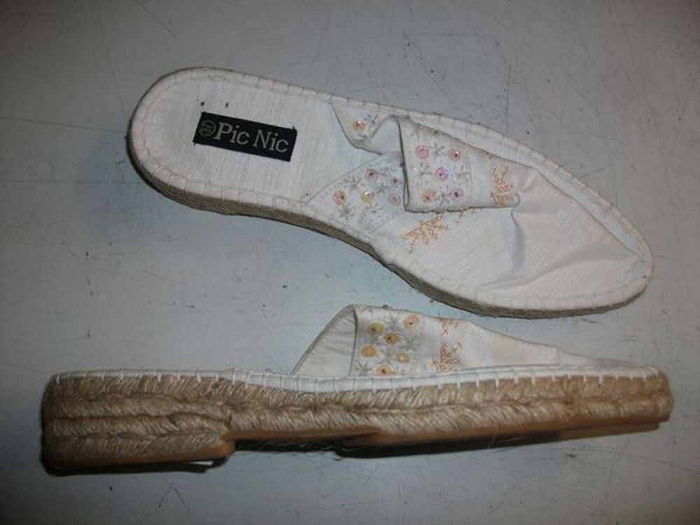 Mules en espadrilles Cr&egrave;me perl&eacute;s pt 37/38-neuves- &agrave; 4 € Chaussures