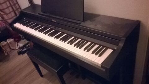 piano roland toucher lourd 800 Versailles (78)