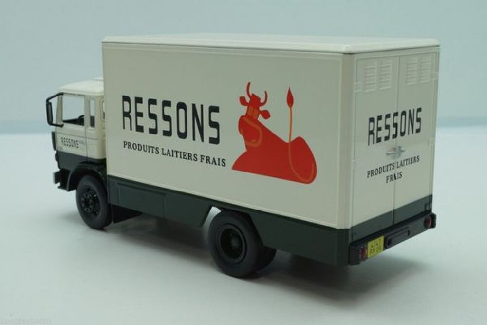 Camion BERLIET 130B11 Lait. RESSONS 1/43 IXO NEUF Boite 