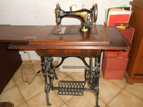 Machine  coudre ancienne 50 Champ-sur-Layon (49)