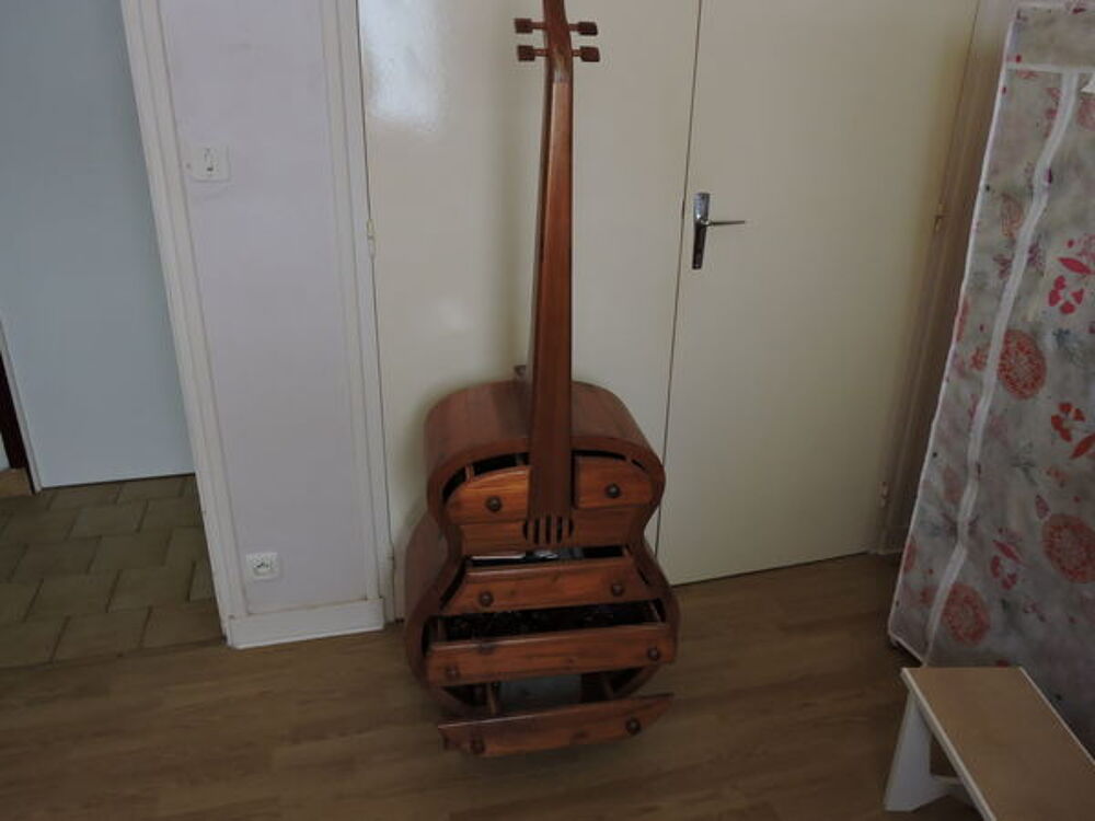 meuble design forme guitare Meubles