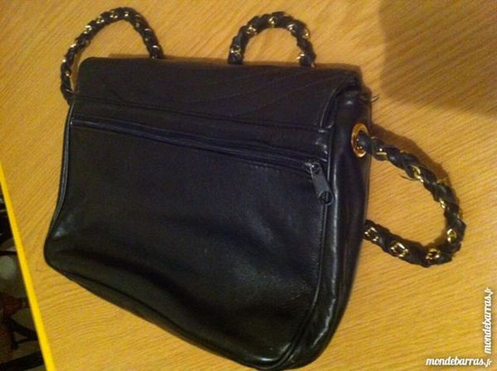 sac &agrave; main bleu marine Bijoux et montres