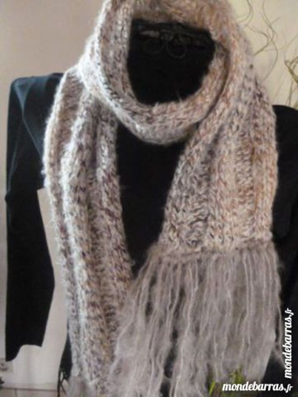 &Eacute;charpe tricot&eacute;e &agrave; la main originale artisanale Vêtements
