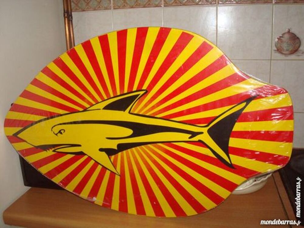 Planche de glisse sur vague Sports
