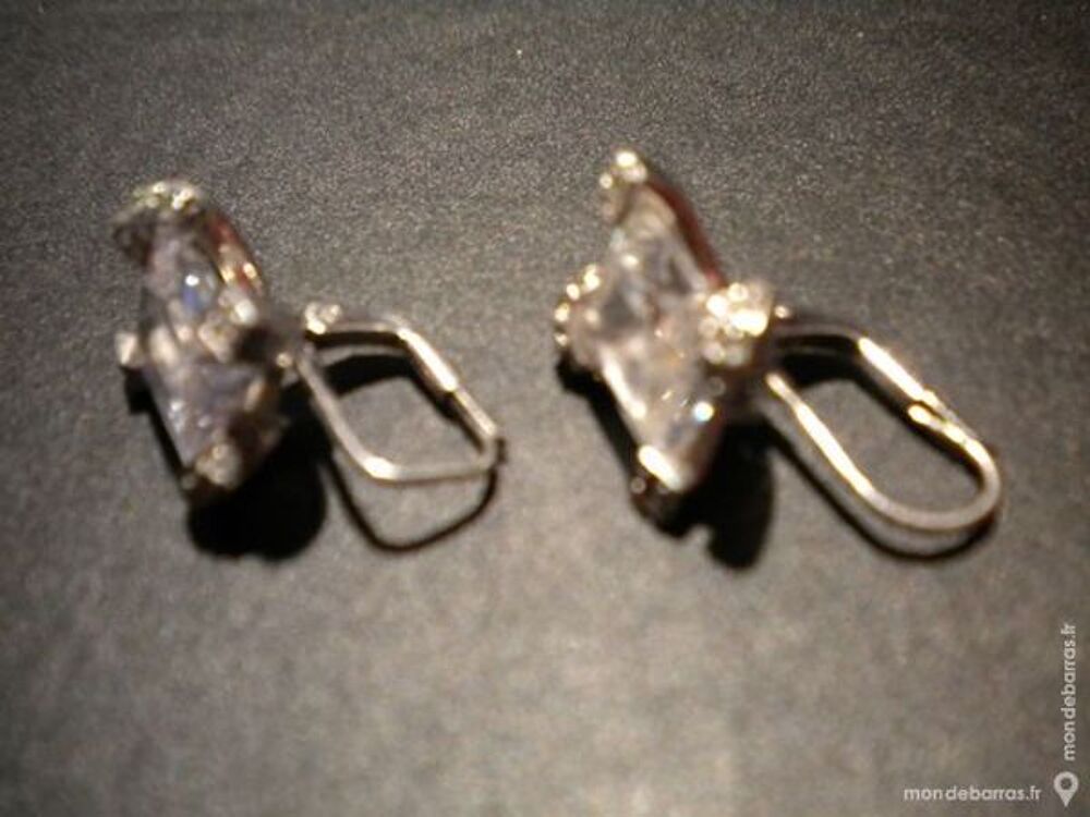 BOUCLES D'OREILLES Bijoux et montres