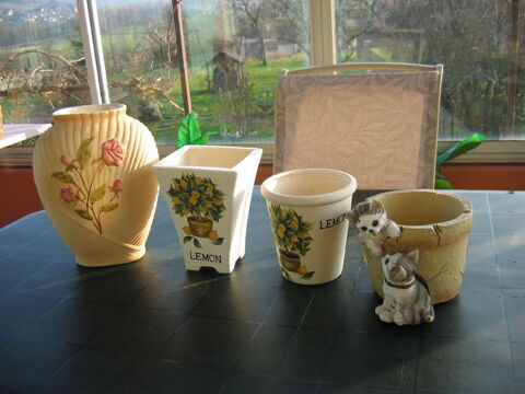 Lot de 4 pots et vase à fleurs 40 Le Vernois (39)