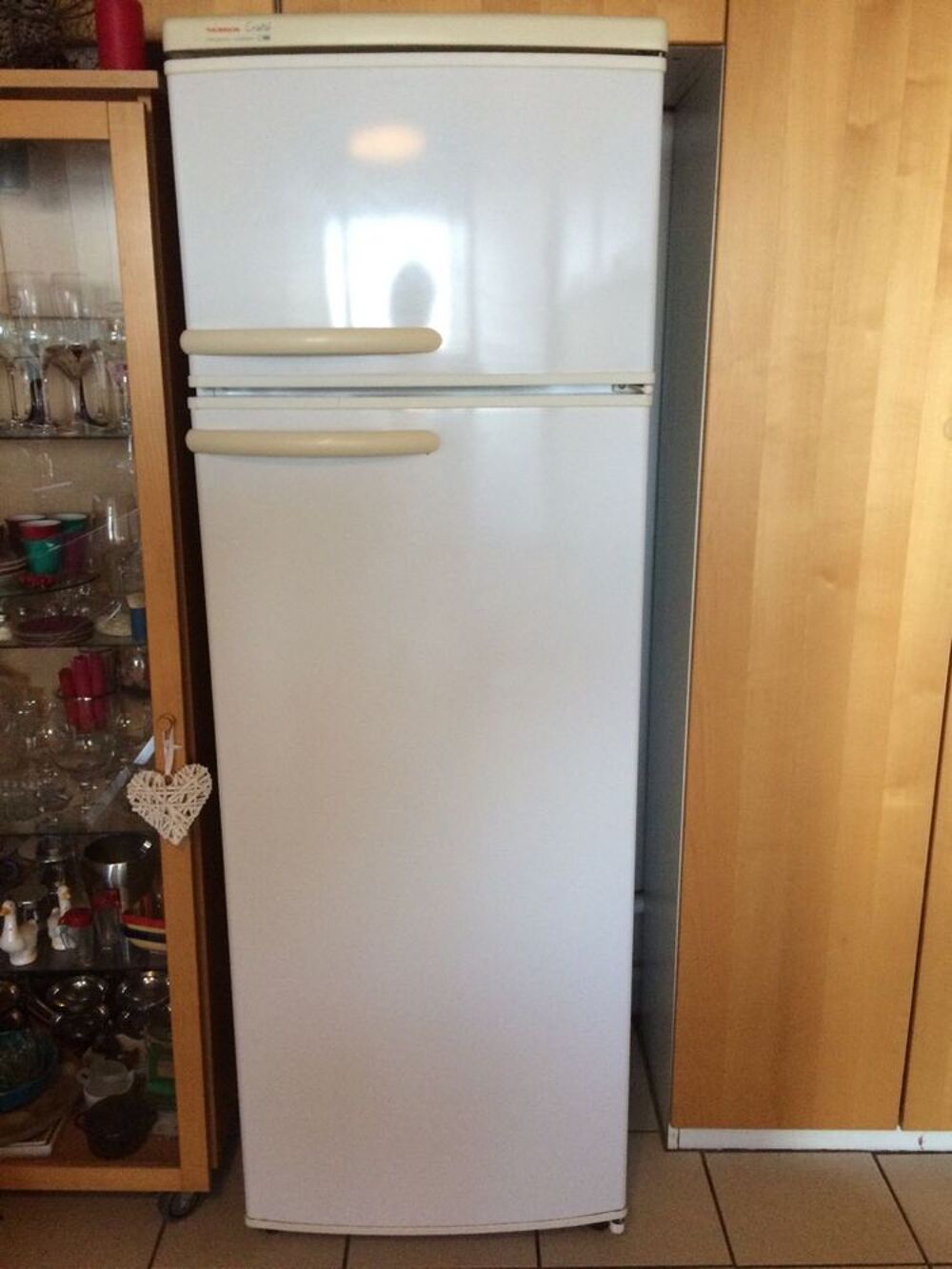R&eacute;frig&eacute;rateur cong&eacute;lateur combin&eacute;s THOMSON Cristal Electroménager