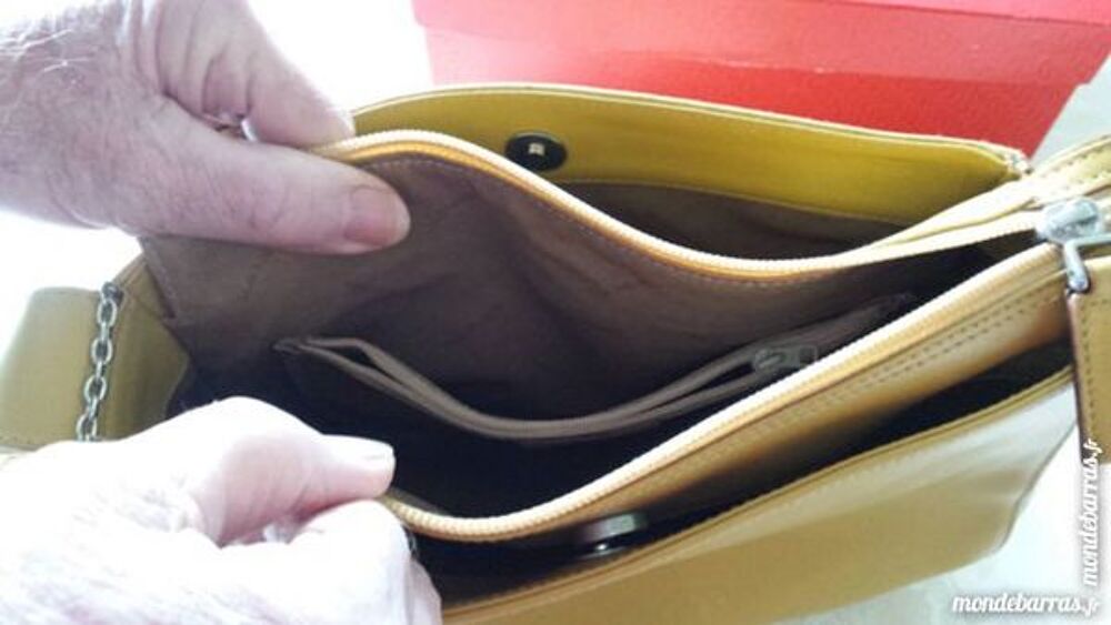 Sac &agrave; mains LANCEL NEUF -ocre - veau Maroquinerie