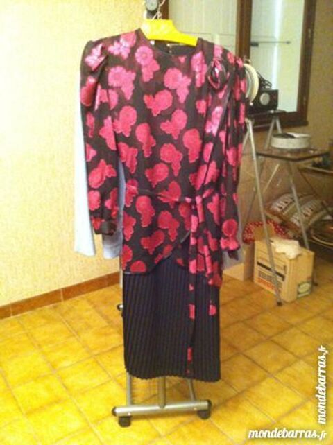 robe de soire noire avec impression fuschia 15 Saint-Vallier (71)
