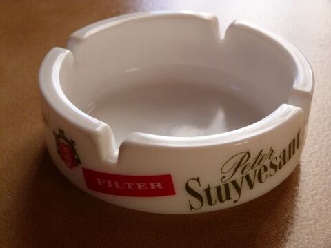 Cendrier publicitaire neuf 10 Nimes (30)