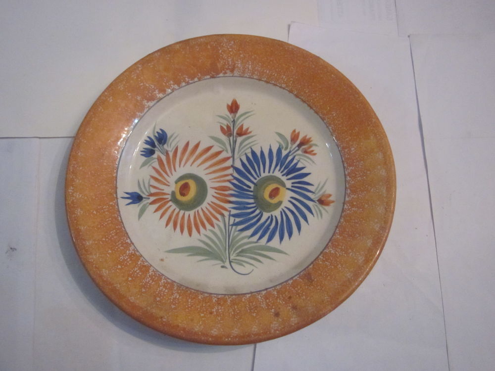 ASSIETTE HENRIOT QUIMPER d&eacute;cor FLEURS Livres et BD