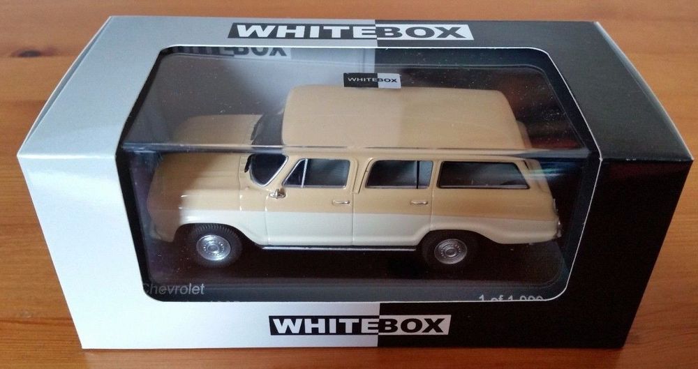 Chevrolet Veraneio SUV 1965 1/43 miniature WhiteBox Neuf 