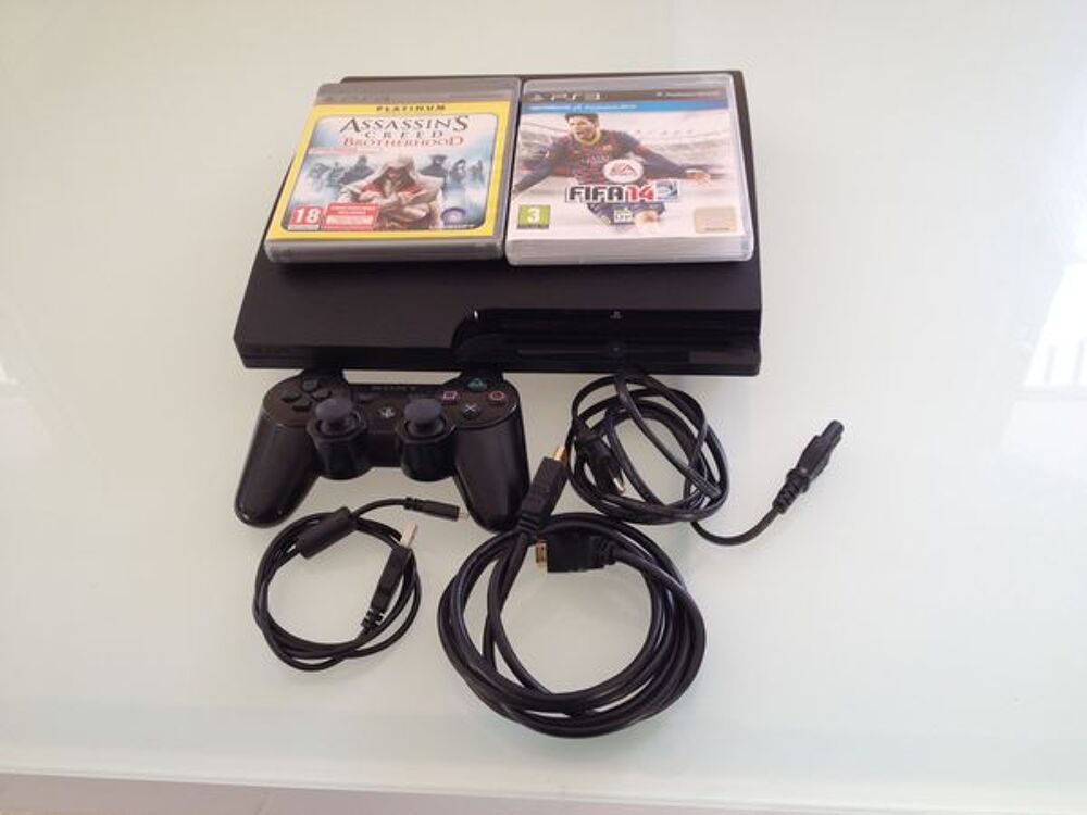 ps3 avec jeux et cordons Consoles et jeux vidéos