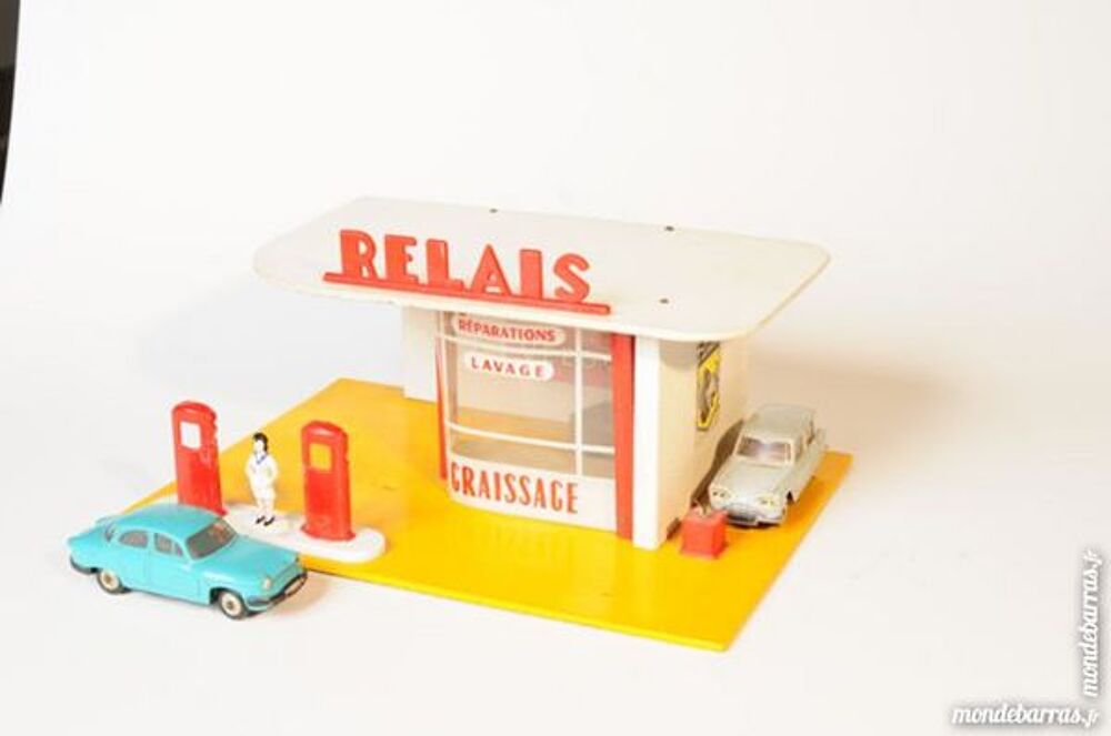 Garage automobile en bois type Starluxe vers 1950 Jeux / jouets