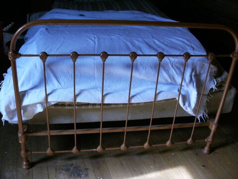 lit en fer 0 Morlaix (29)