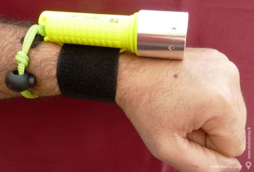 LAMPE DE PLONGEE 1.200 Lumens + accu &amp; chargeur Sports