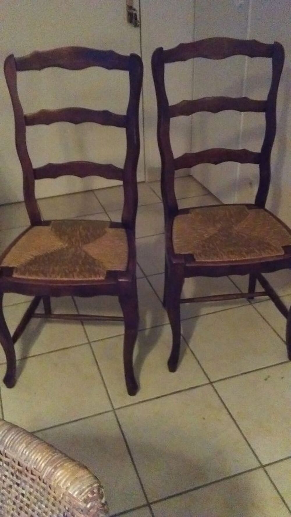 2 chaises dos haut assise paille Meubles