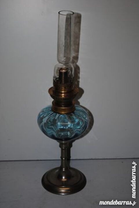 lampe  ptrole verre bleu pierd argent 35cm haut 25 Blaye-les-Mines (81)