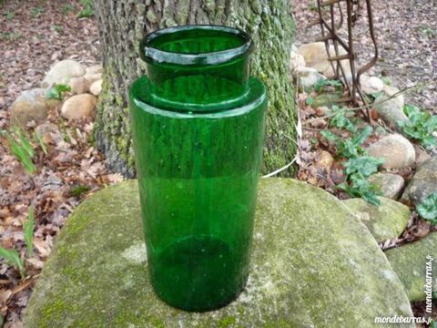 Bocal vert verre soufflé 25 Castres (81)