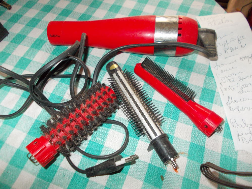 babylis avec peigne et brosse a brushing Electroménager