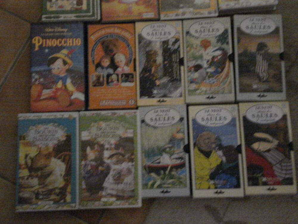 Lot de 18 cassettes K7 VHS jeunesse enfant vid&eacute;o Photos/Video/TV