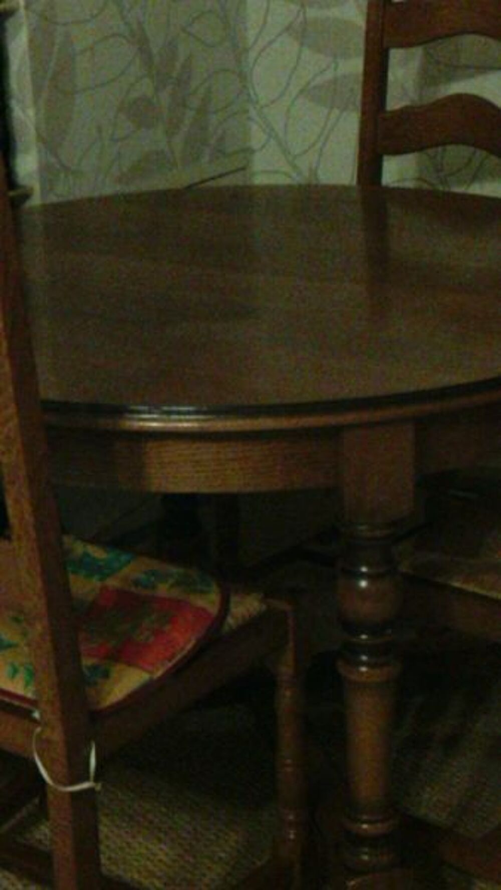 table sella &agrave; manger avec 4 chaises Meubles