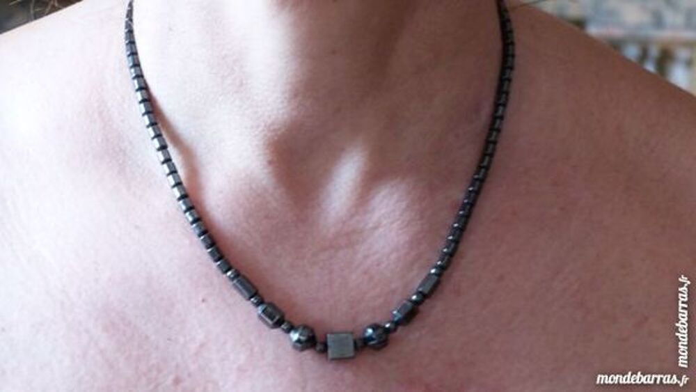 Collier perles en h&eacute;matite Bijoux et montres