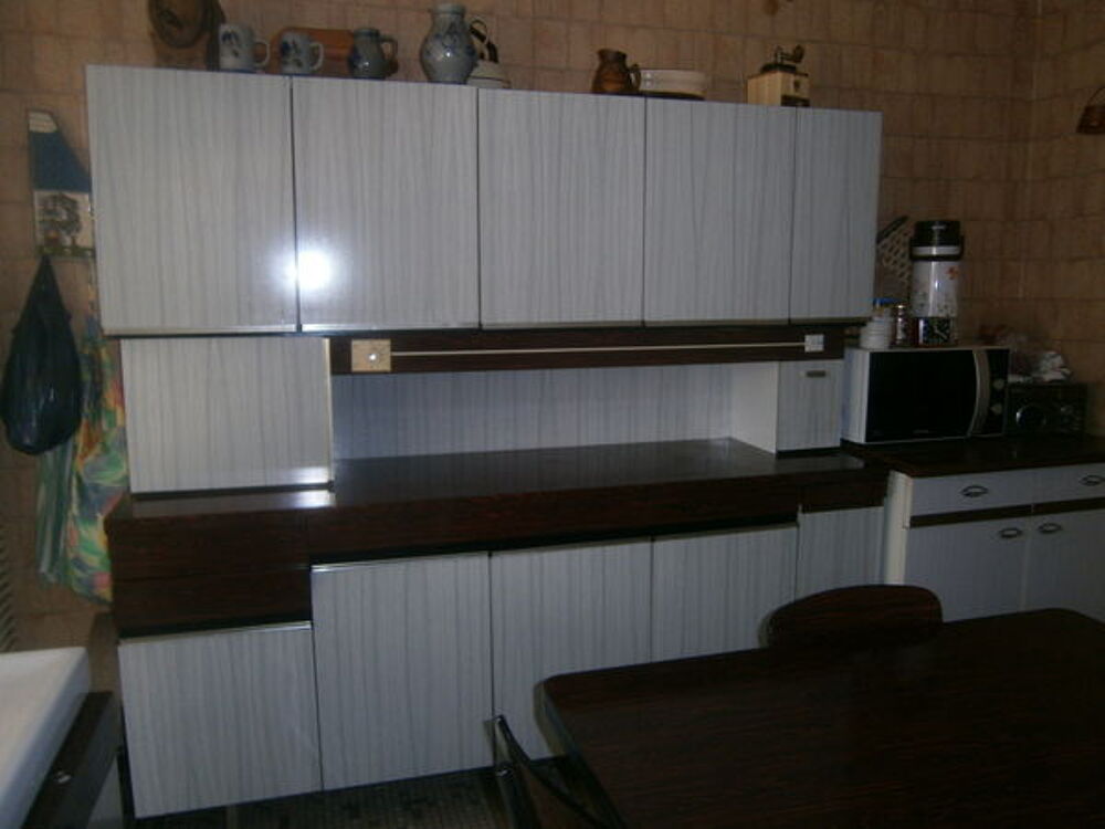 Meuble de cuisine des ann&eacute;es 60 en formica Meubles