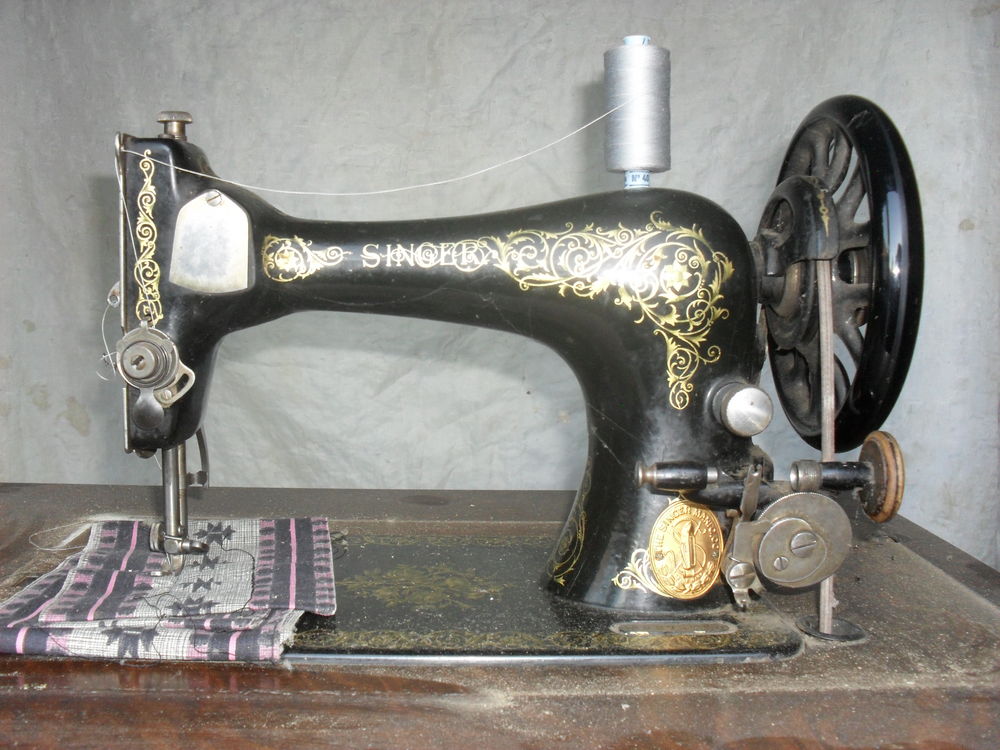 MACHINE A COUDRE SINGER ANCIENNE
Electroménager