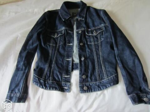 VESTE EN JEAN BLEU MARINE 15 Châteauneuf-Grasse (06)