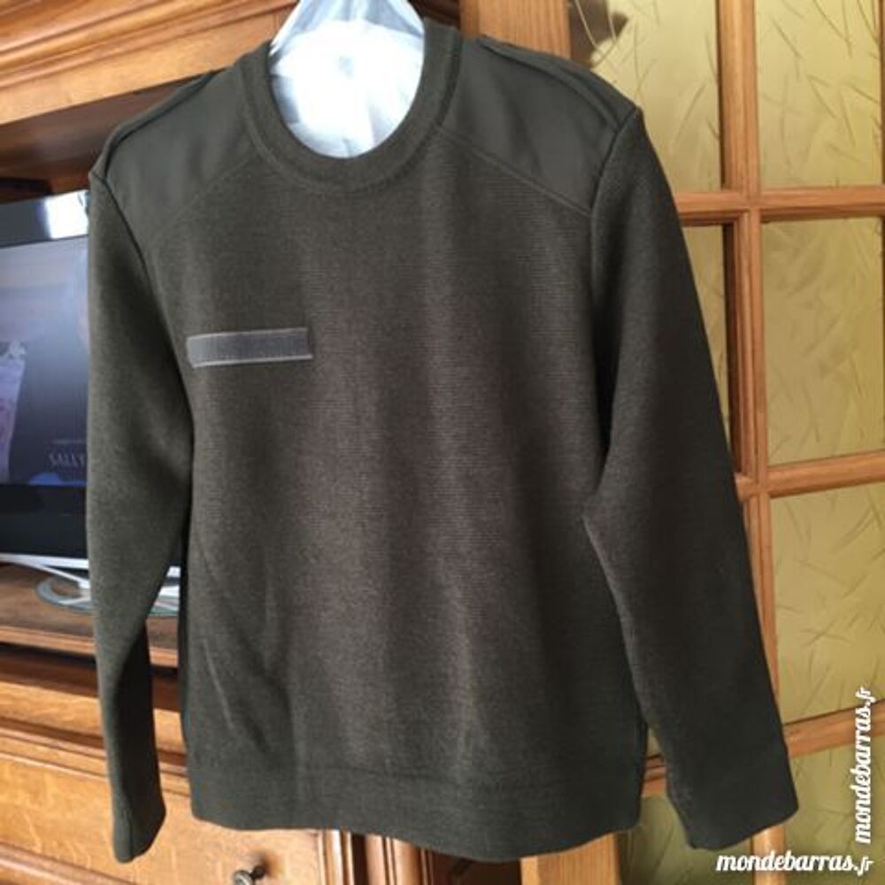 v&ecirc;tements et articles militaire Vêtements