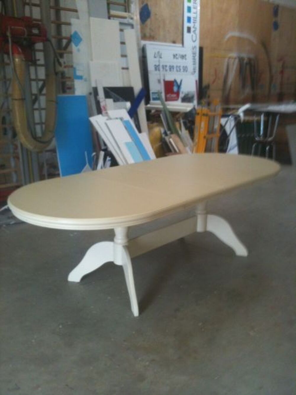 table ovale beige 10 couverts Meubles