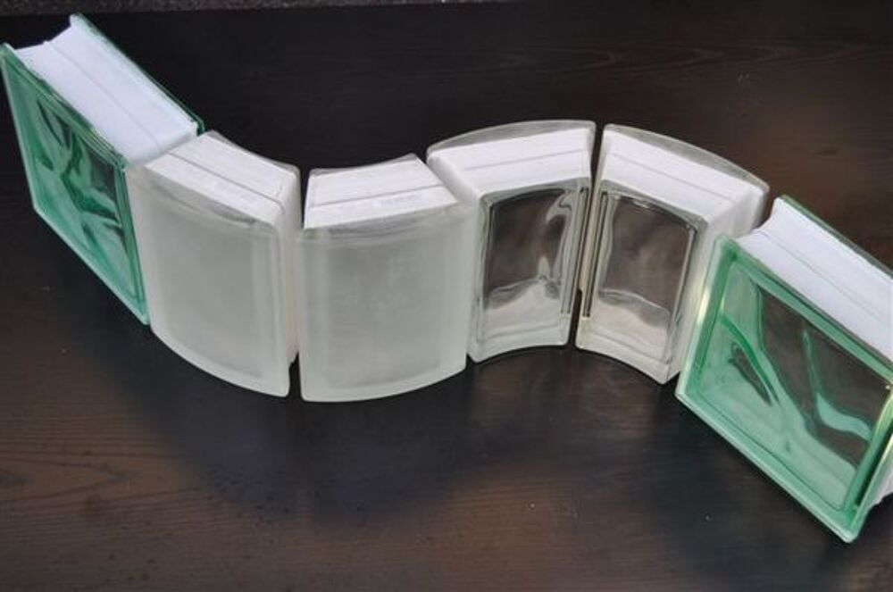 Briques de verre cintr&eacute;es &agrave; 45&deg; Bricolage