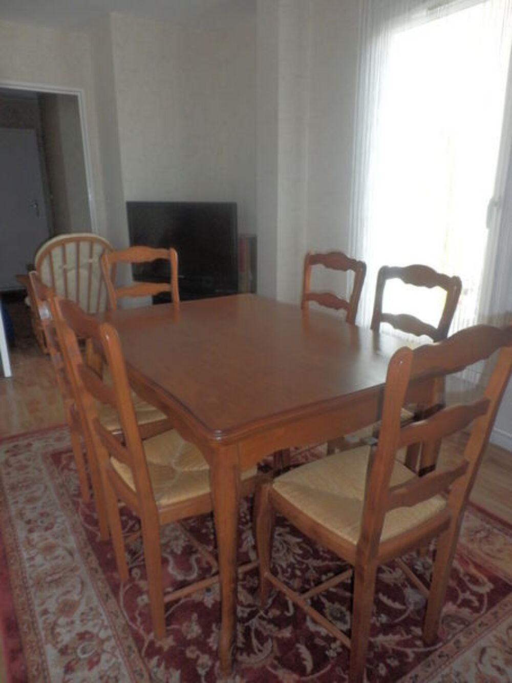 table + chaise Meubles