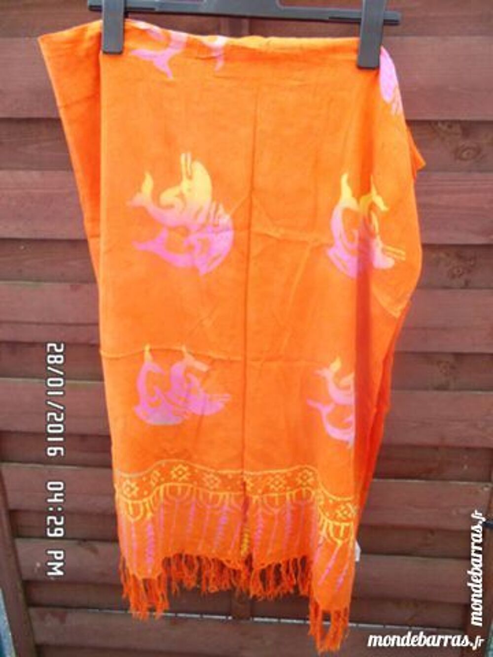 tissu orange dauphin Cuisine