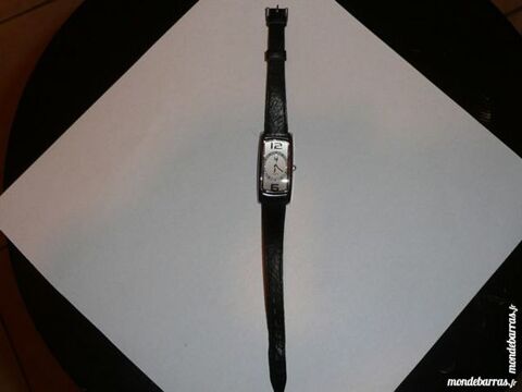 Montre dame de marque Lip quartz 25 Bordeaux (33)