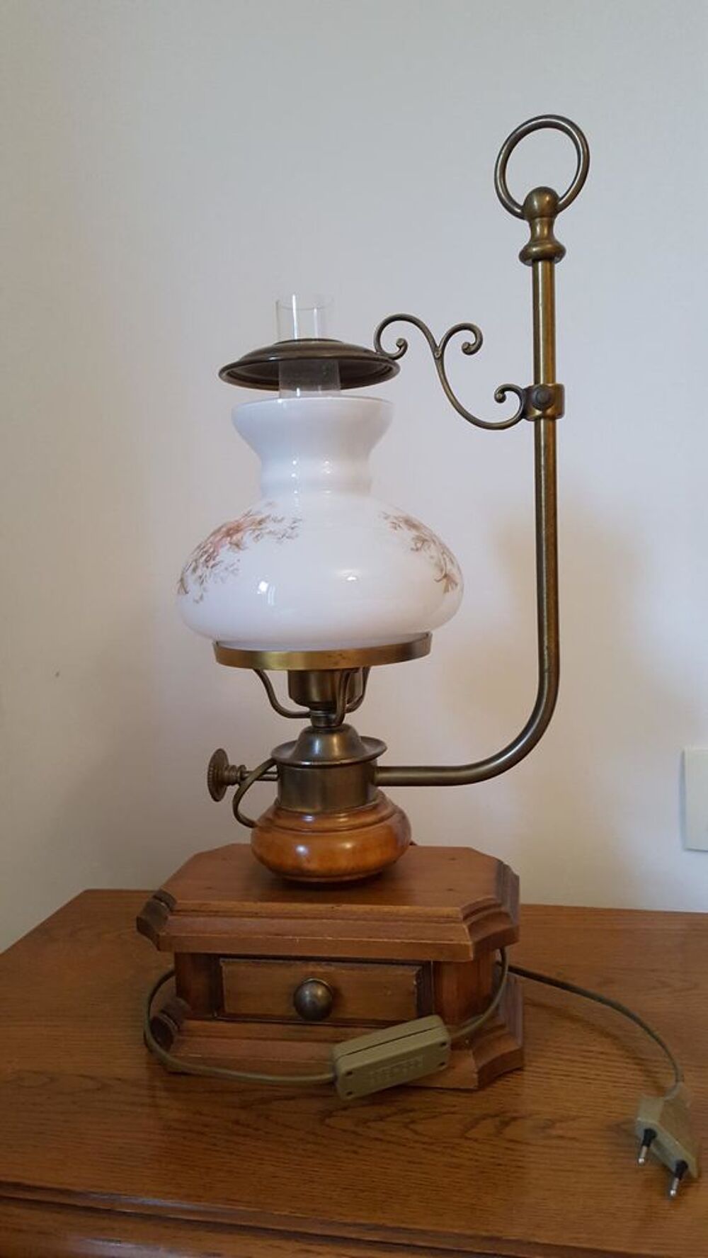 Lampe en chene massif style petrole Décoration