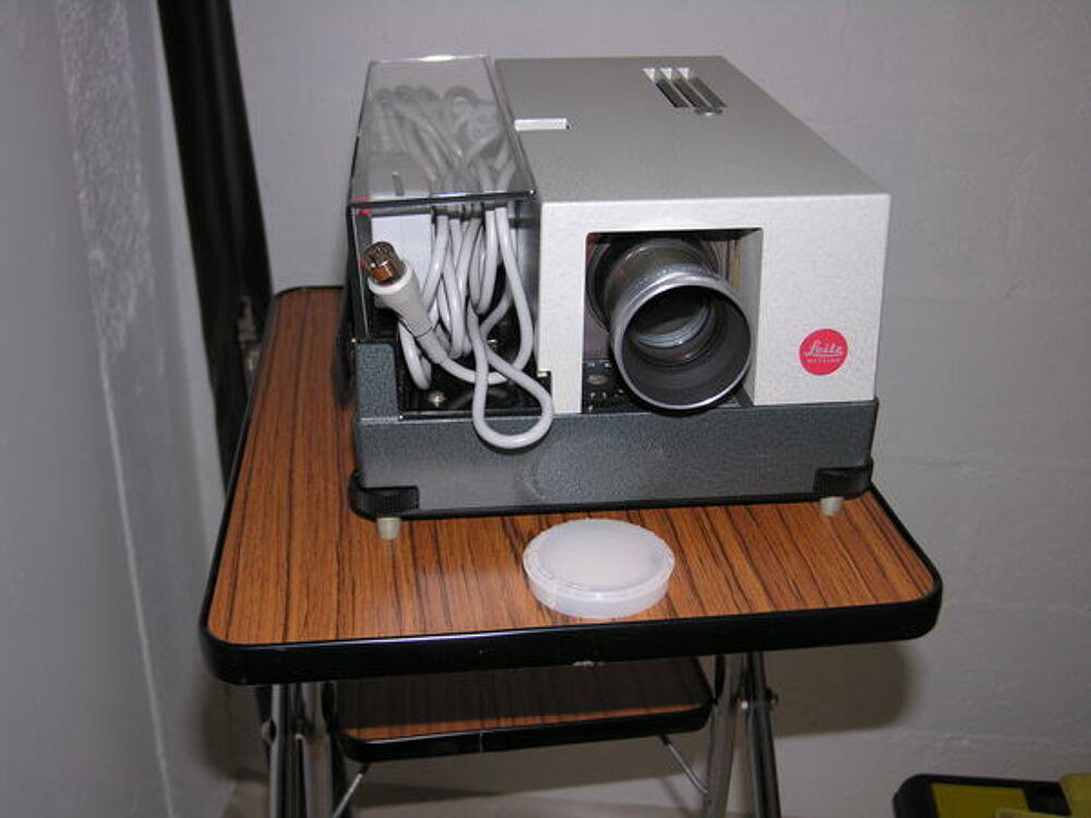 appareil de projection de diapos avec grand &eacute;cran et housse Audio et hifi