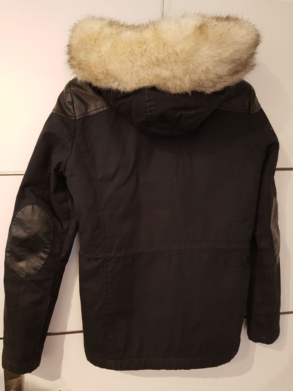 Manteau noir fourrure avec capuche Topshop taille 36 Vêtements