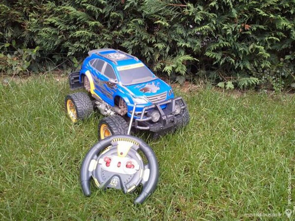 VOITURE TELECOMMANDEE Jeux / jouets