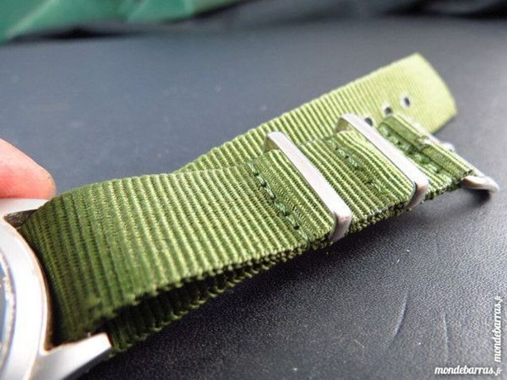 TRAFFIC KOWLOON ROYAL POLICE montre DIV0345 Bijoux et montres