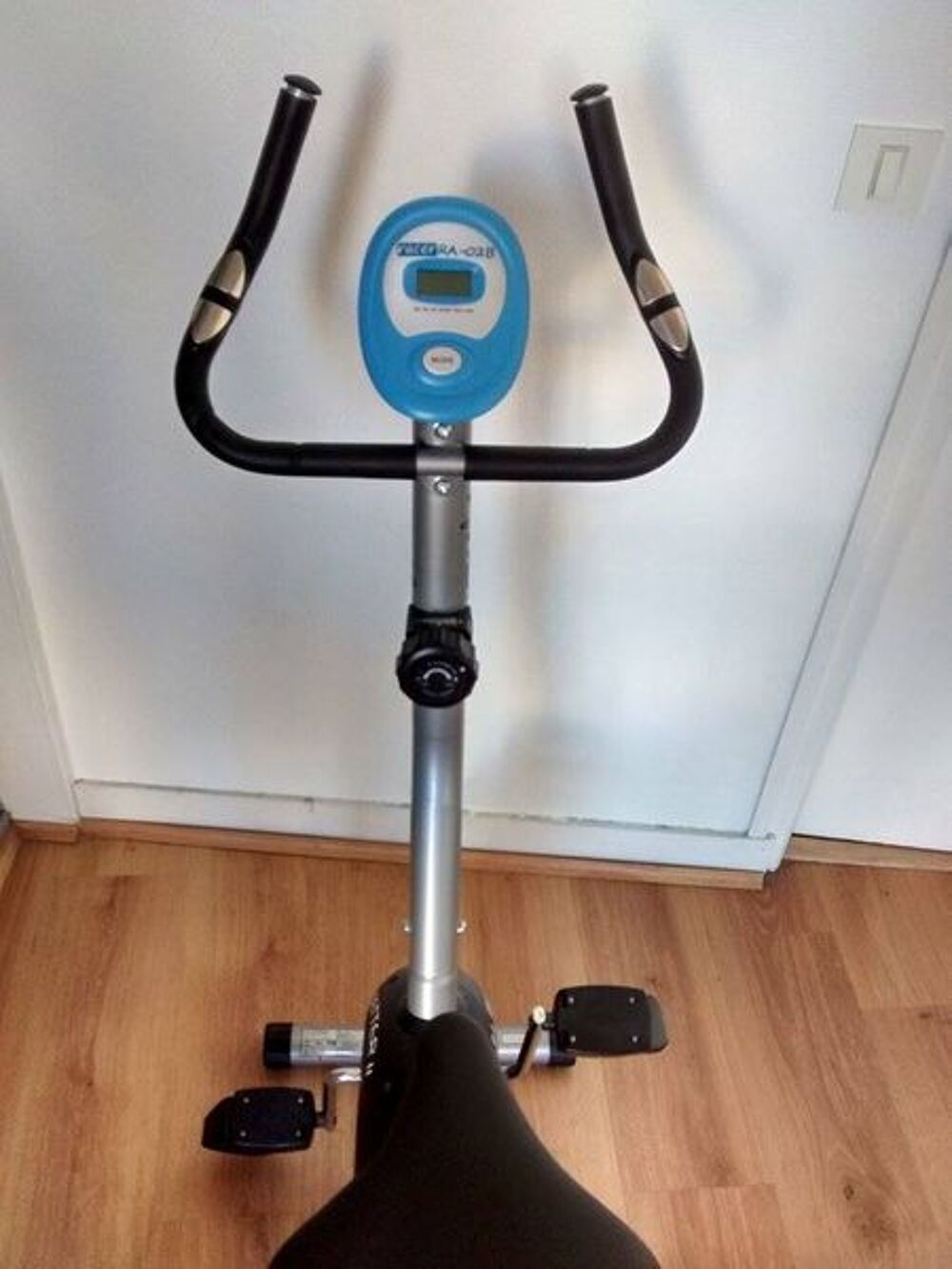 vend joli v&eacute;lo comme NEUF pour non utilisation Vélos