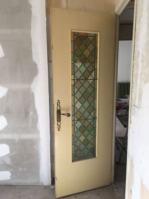 Porte avec vitrail en verre color 150 Saulieu (21)