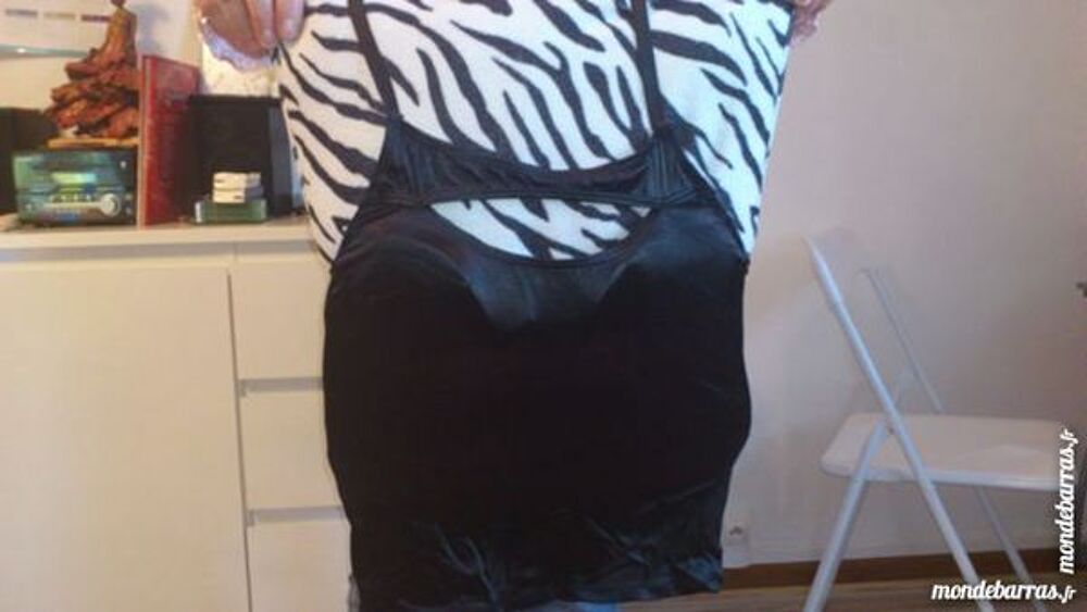 Top effet push up noir satin&eacute; Vêtements