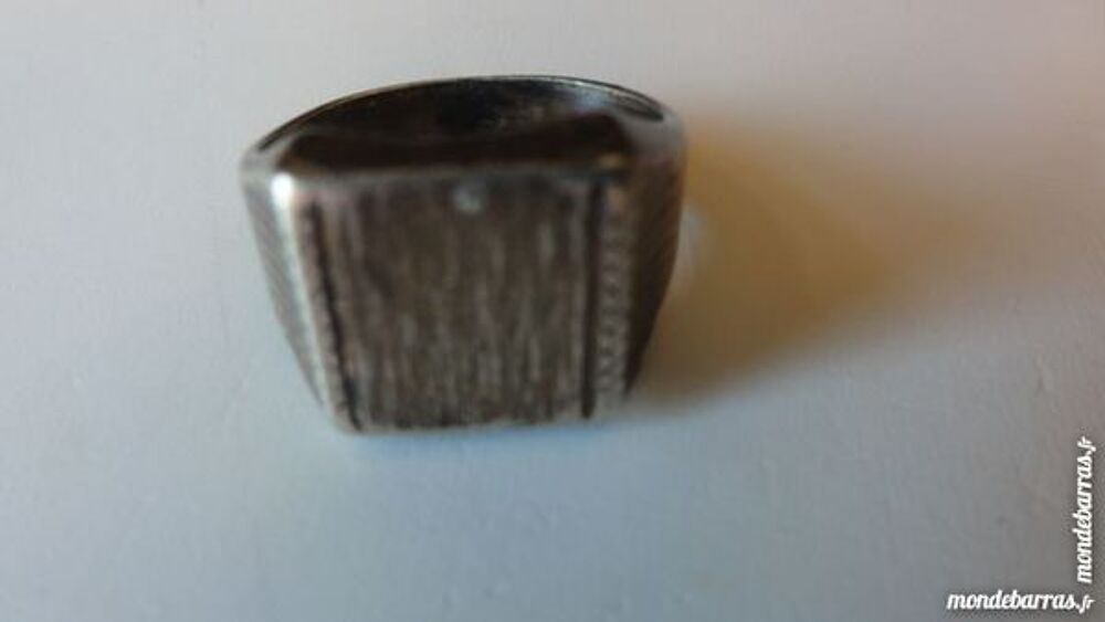 CHEVALIERE Bijoux et montres