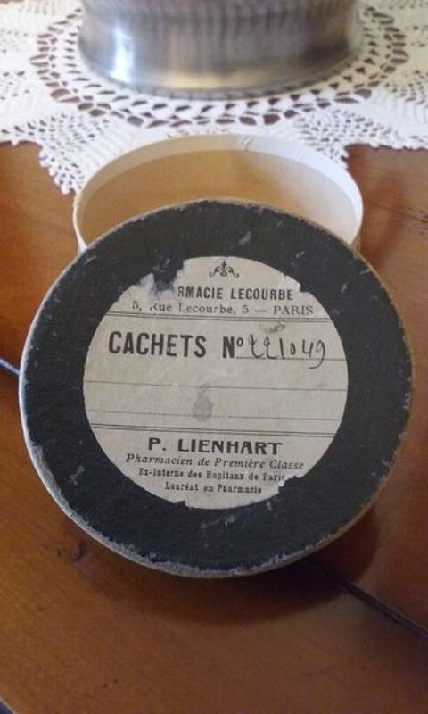 Authentique boite � m�dicaments en carton d�but XX�me 35 L�signy (77)