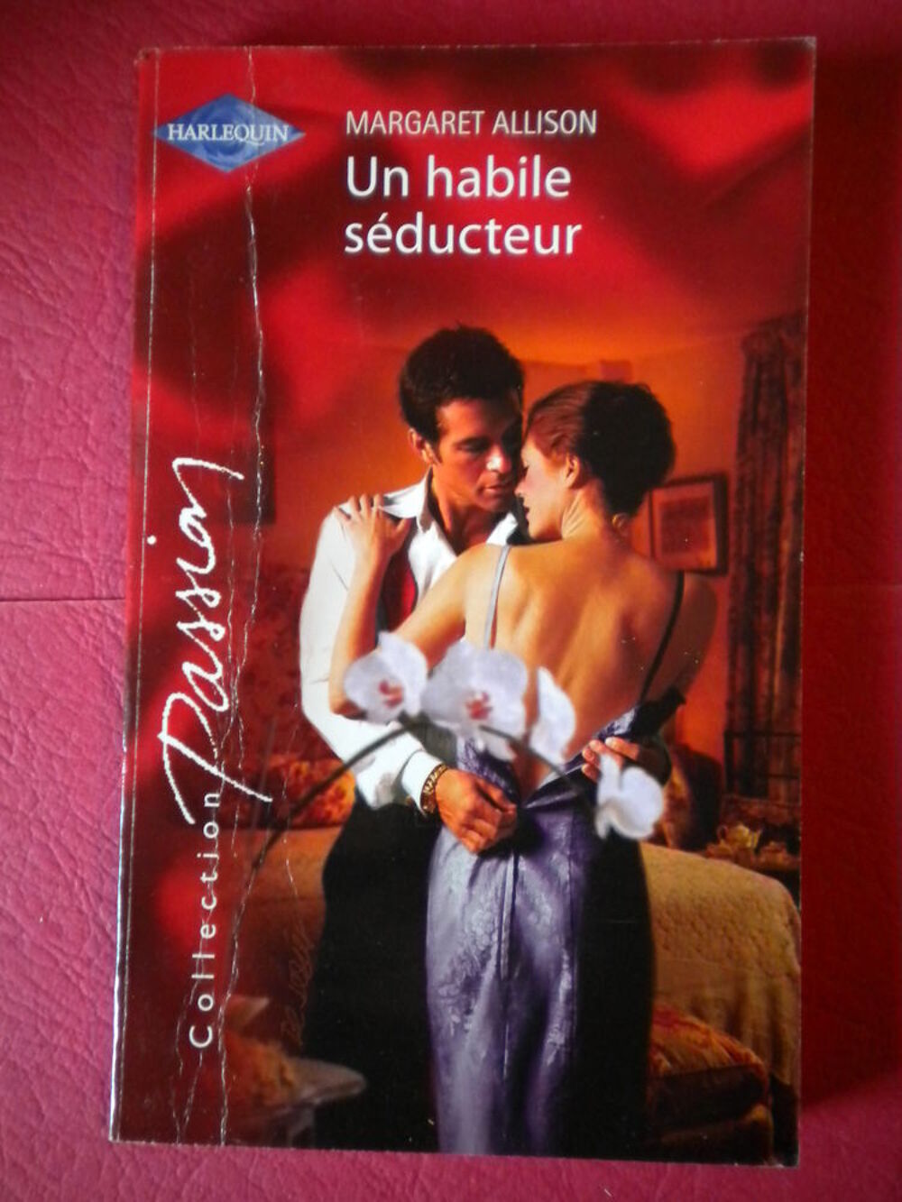 15 LIVRES amour : collection Harlequin ? 2 Livres et BD