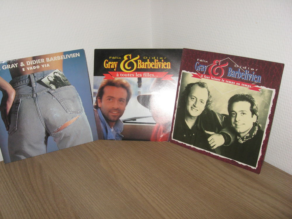 Vinyles 45 tours
Divers CD et vinyles