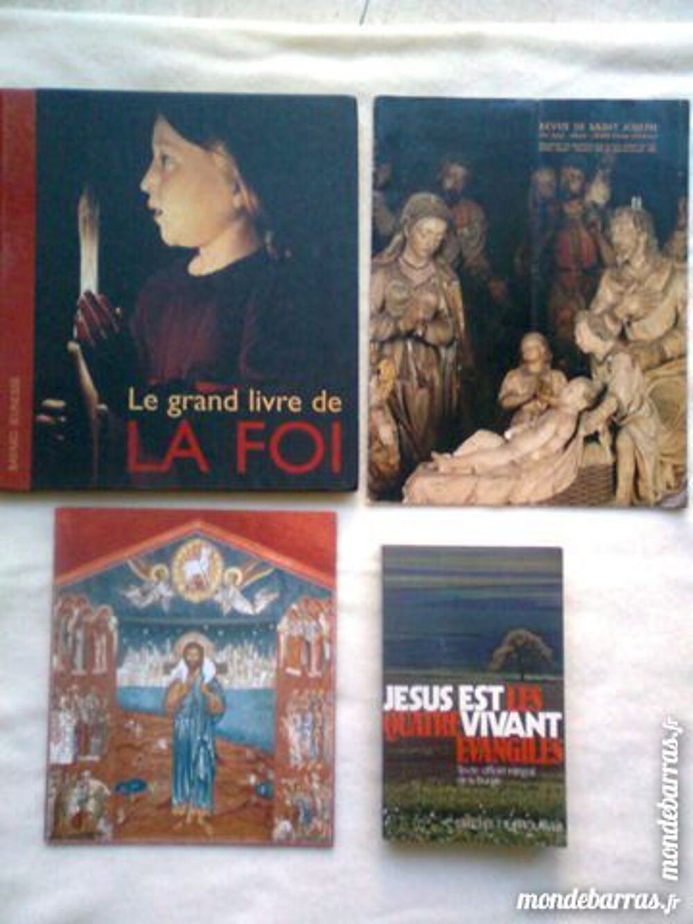 le grand livre de LA FOI, J&eacute;sus est vivant .... Livres et BD